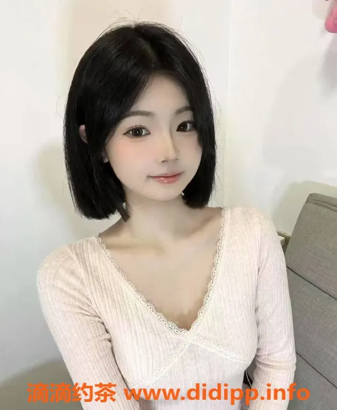 广州楼凤-广州美美：20岁165cm嫩妹，32C包夜1800