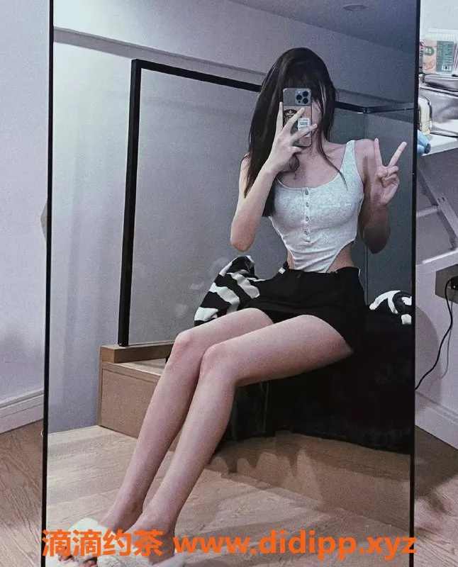 成都楼凤资源信息,天府三街18岁嫩妹甜筒，身高170体重90，SM服务