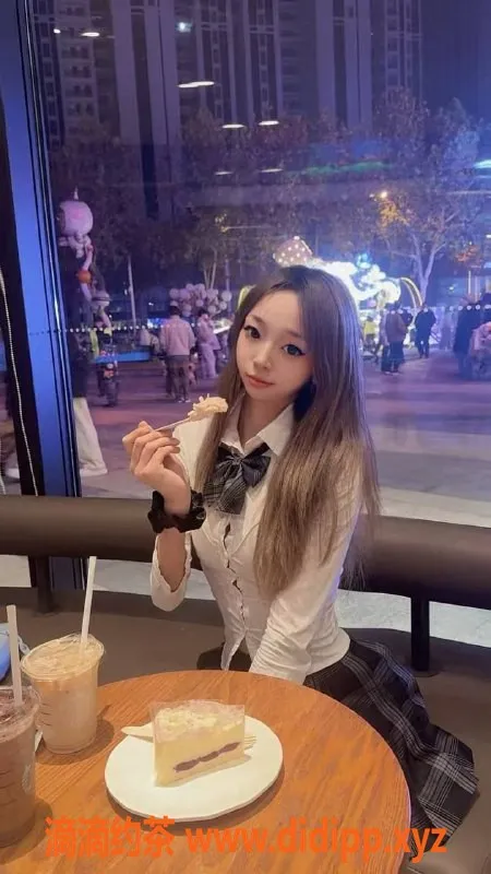 成都楼凤资源信息,武侯区嫩妹甜筒，170大长腿，身材超棒！