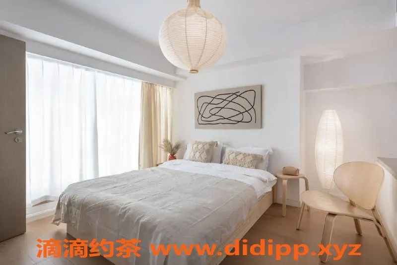 厦门楼凤-厦门高端陪玩，19岁女大学生仅699元/小时