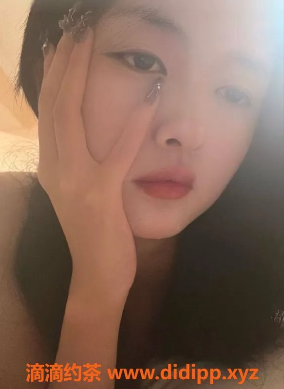 郑州楼凤资源信息,管城区贝儿18岁，身高163，课费6元起