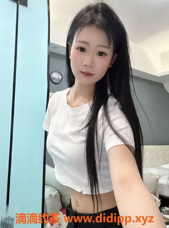 杭州楼凤-萧山区雪宝宝，800元嫩妹服务，舌吻热辣体验！