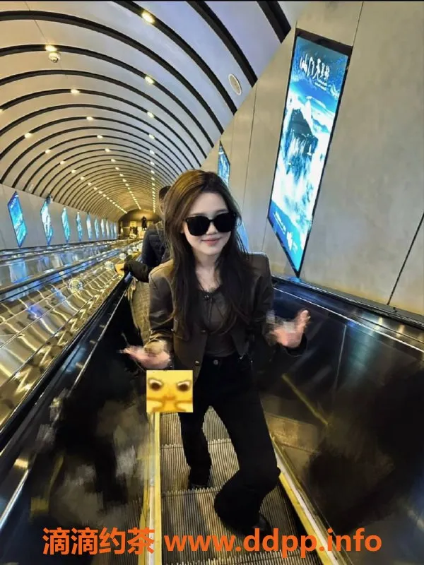 杭州楼凤-上城区嫩妹果果，800元起，工兵福利大放送！