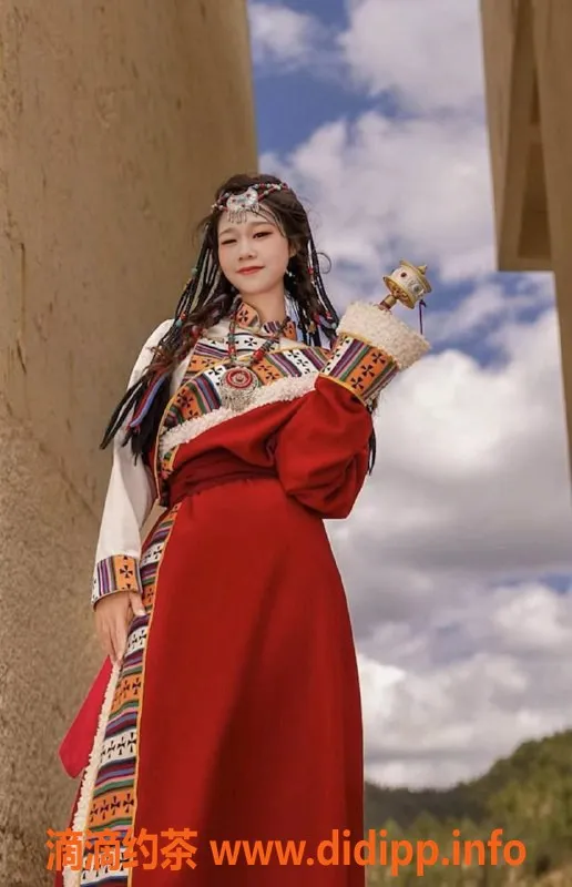 成都楼凤-成华区佩佩，大奶车嫩妹，6p起约