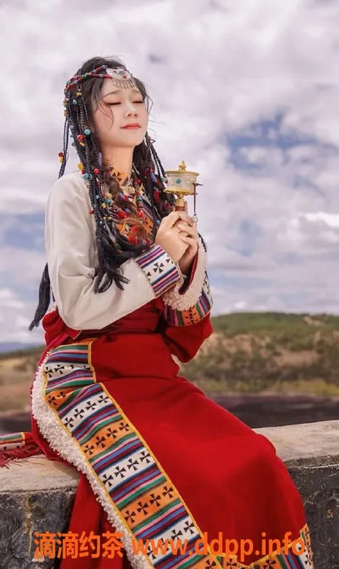 成都楼凤资源信息,成华区佩佩，大奶车嫩妹，6p起约