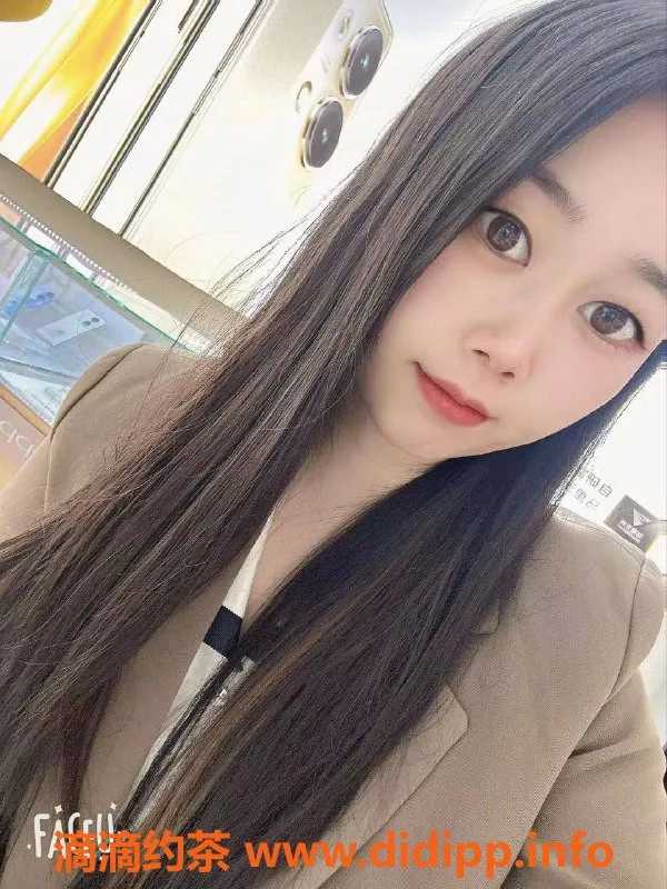 广州楼凤-天河嫩妹小柒，500元约会体验！