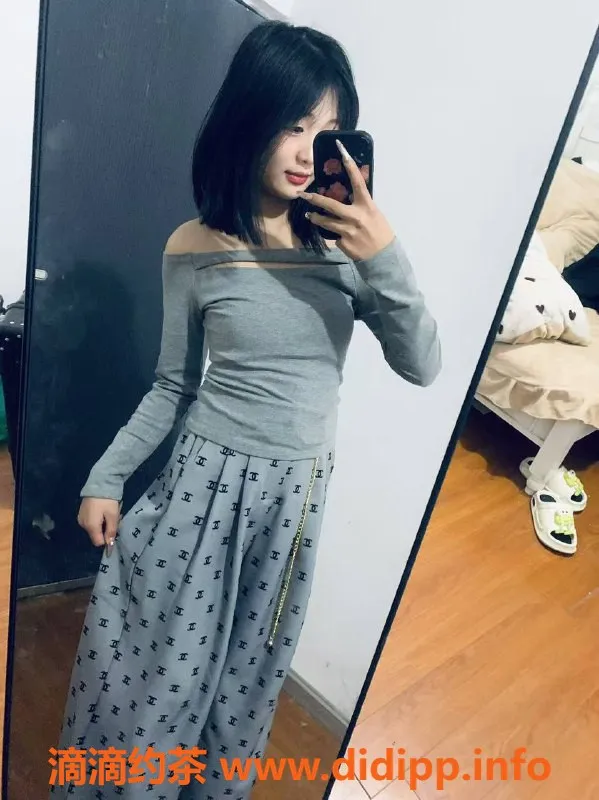 宁波上门服务-海曙恬恬，18岁，163cm，800元体验调情服务