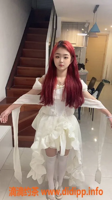 广州楼凤-金沙洲小甜甜，800元嫩妹舌吻服务