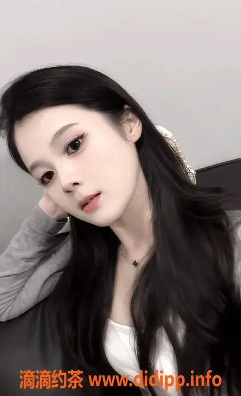 广州楼凤-越秀小甜甜，9P嫩妹享鸳鸯浴服务