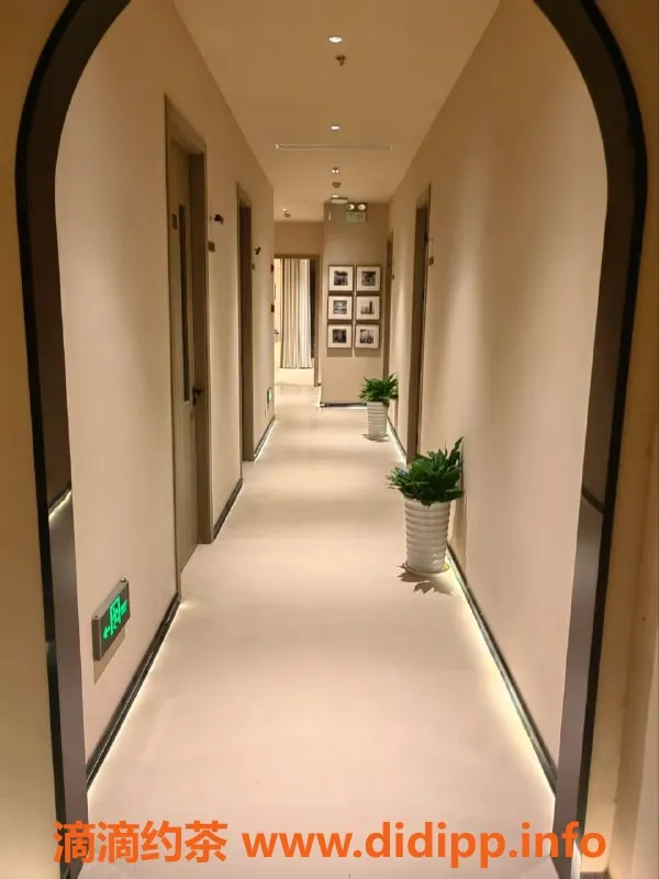 上海spa会所-静安海选店，年终特惠，极品少妇等你来体验！