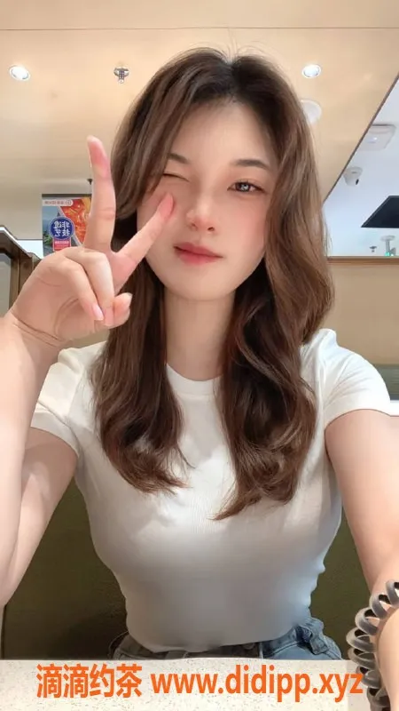 杭州楼凤-重庆海棠女孩18岁，身高166cm，真实D杯服务！