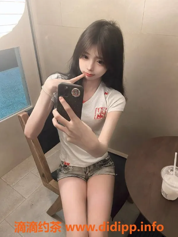 杭州楼凤-杭州小鹿，18岁在校生，身高165cm