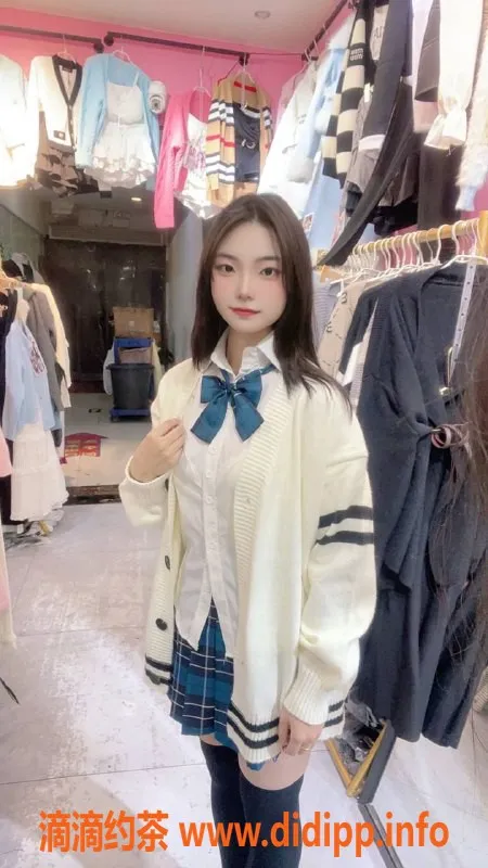 广州楼凤-滘口嫩妹小曼，12pp已视频验证上门服务