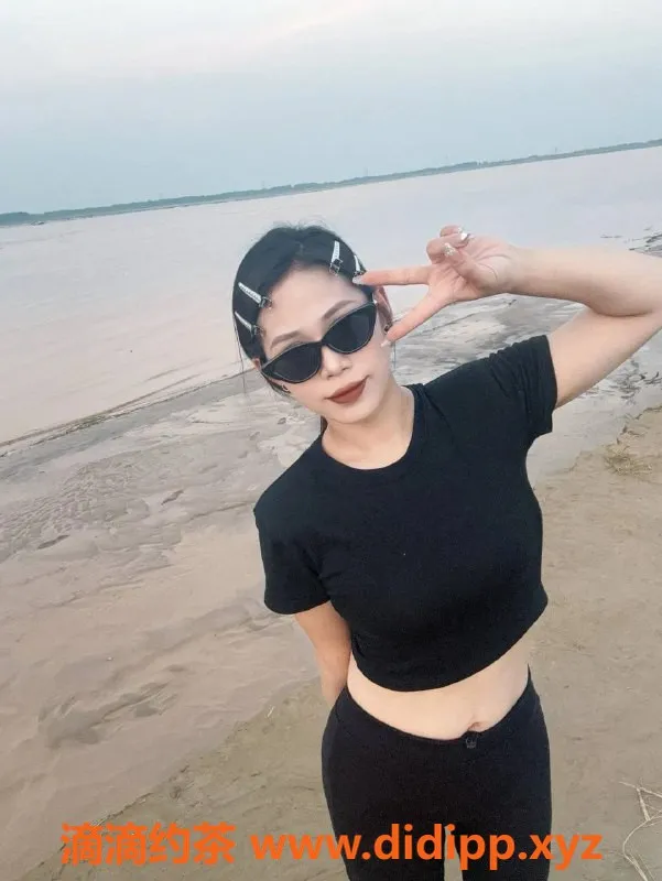 郑州楼凤-金水区酒儿🍷，163cm、44kg，服务超值享受