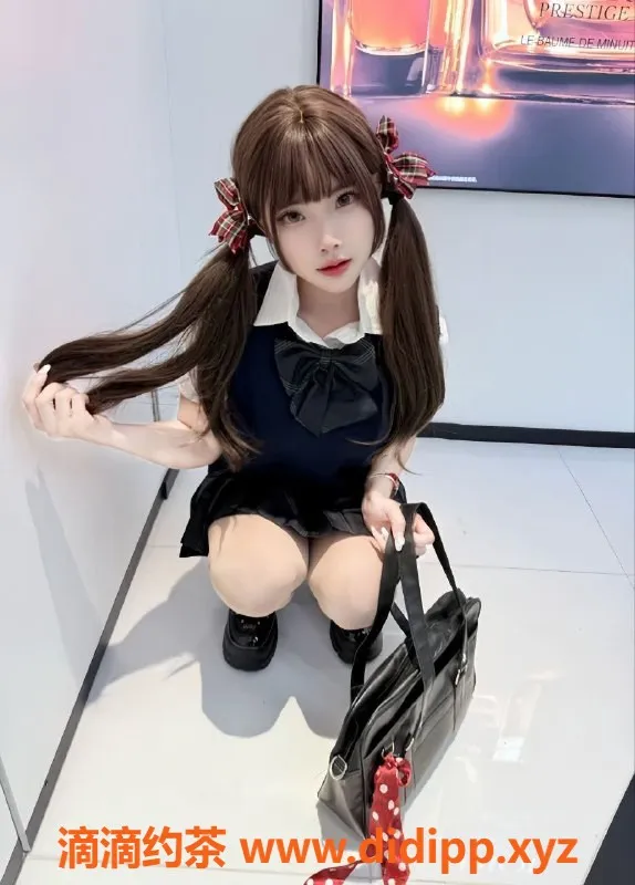 广州楼凤-天河小葡萄，20P嫩妹Cosplay服务荐