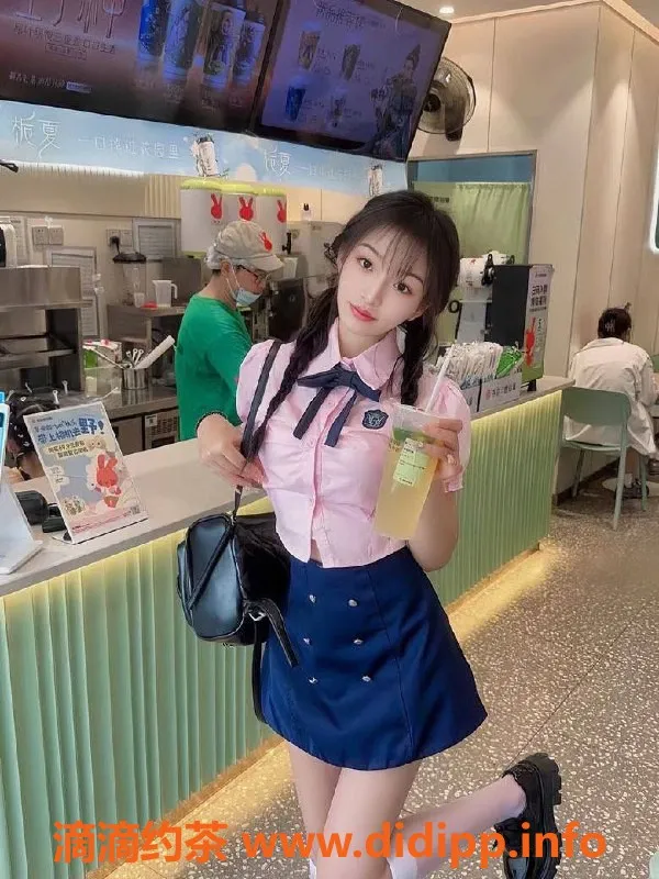 广州楼凤-广州天河张箬潼，750起，蛇吻服务等你尝试！