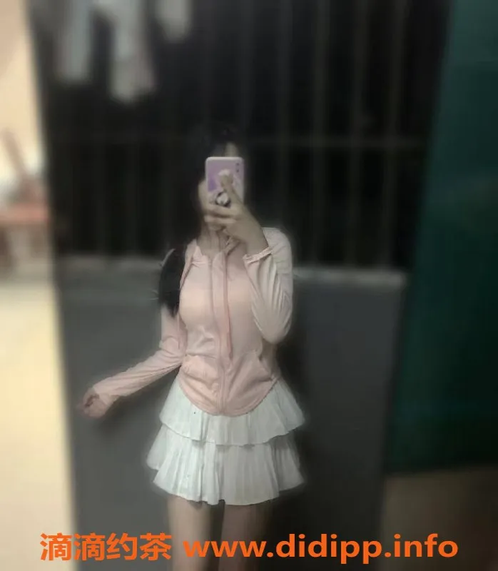 长沙楼凤资源信息,岳麓区明星熙熙，18岁，160cm，700元起！