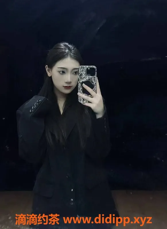 成都楼凤-武侯区依依，19岁 C罩杯嫩妹服务，7P起