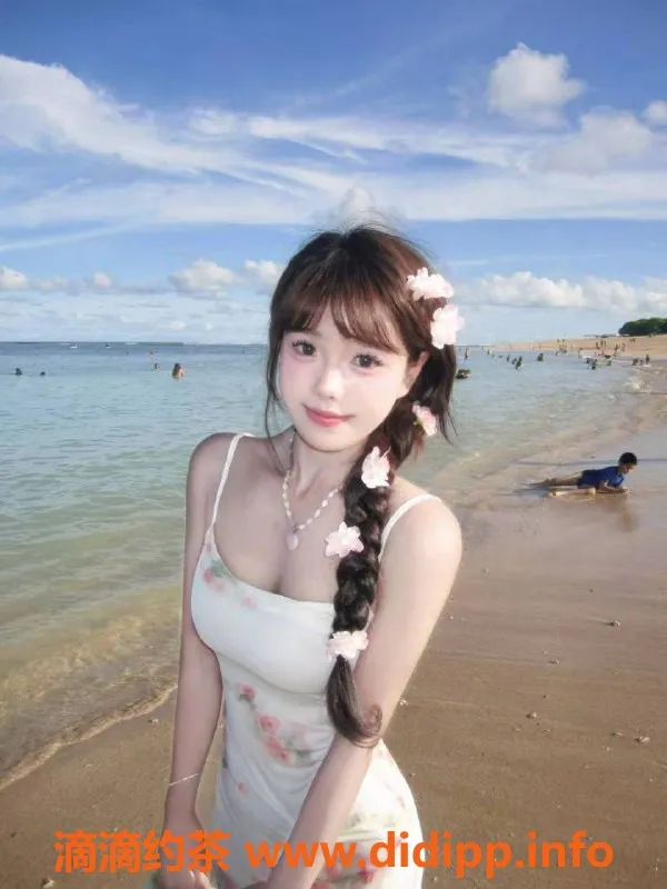 重庆楼凤-大坪念念，18岁C杯新人，身高160，服务可盐可甜