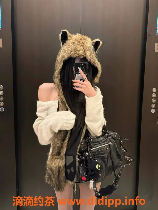 昆明楼凤-西山区名井南，800P陪浴，口交服务