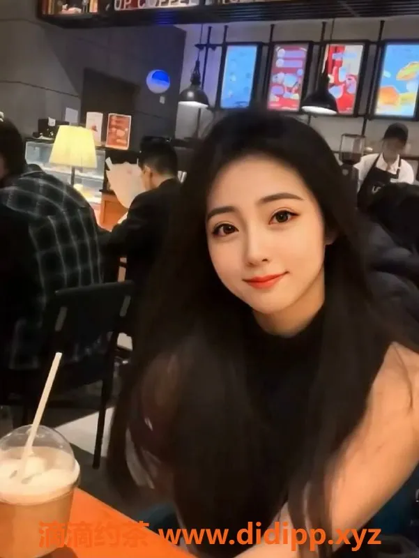 深圳楼凤-福田区182cm模特诗雨，轻微🐍吻等服务