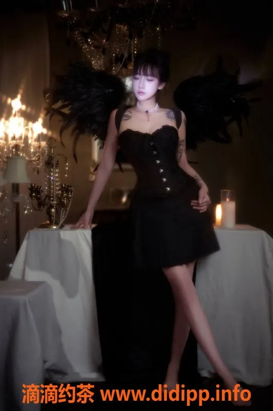 杭州楼凤资源信息,萧山嫩妹Yoyo，16p享受大长腿服务