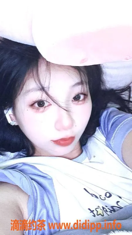 长沙楼凤-雨花区18岁柚子，166cm C杯，陪浴服务500p起