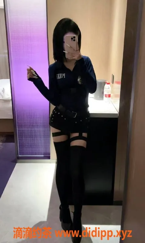 长沙楼凤-开福区19岁欣欣，身高166cm体重44，热情服务600p