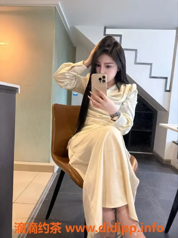 成都楼凤资源信息,武侯区小贝，嫩妹车服务，体验精彩之旅