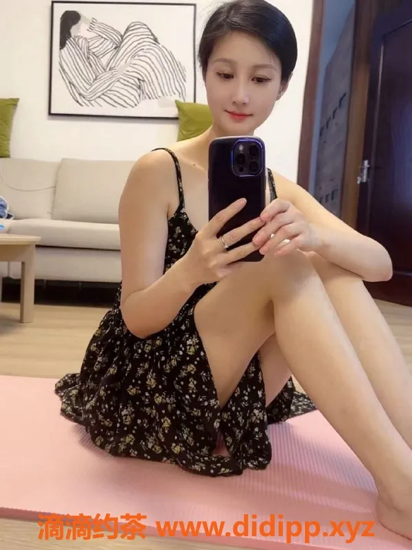 北京楼凤-朝阳娟娟，26岁女友型，高挑身材800元体验