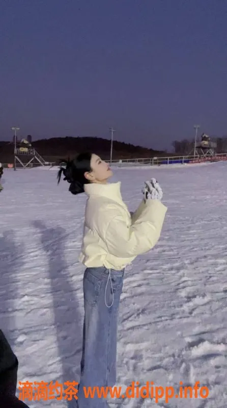 成都楼凤资源信息,锦江区御姐罗拉，170cm身材高挑，服务多样