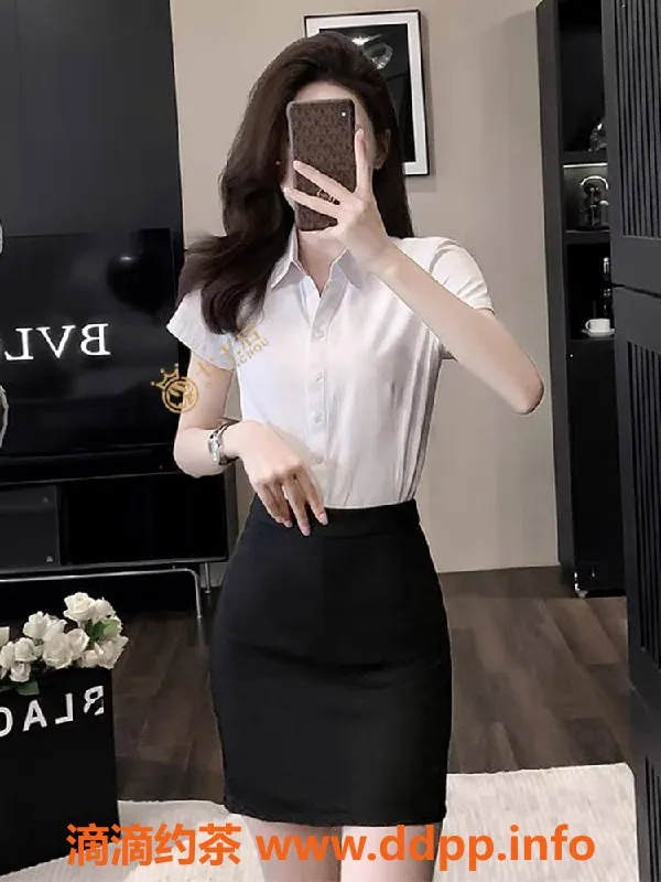 南宁楼凤-北湖南海角舞汇：川渝莎莎舞与真空包厢体验