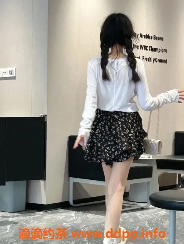 广州上门服务-广州天河嫩妹菲儿，19岁，155cm，44kg