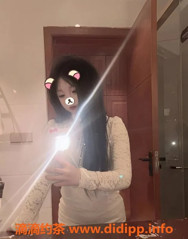 广州楼凤-天河嫩妹琪琪，视频验证，无拘舌吻体验