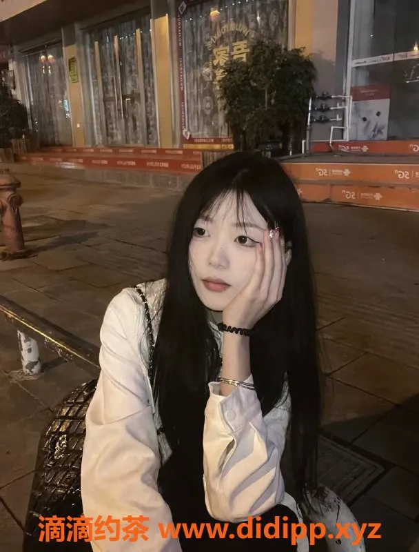 广州楼凤-天河嫩妹肉肉，700元服务，欢迎约！