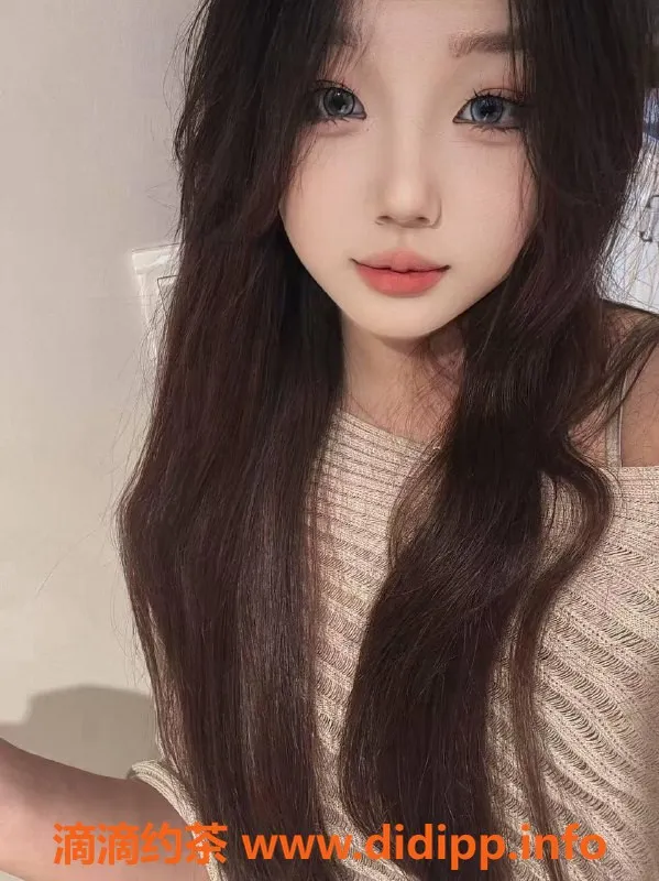 杭州楼凤-上城嫩妹佳佳：900元体验大长腿与舌吻服务