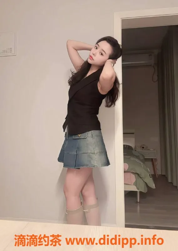 重庆楼凤-南岸区洛离，24岁B+罩杯，提供全套服务