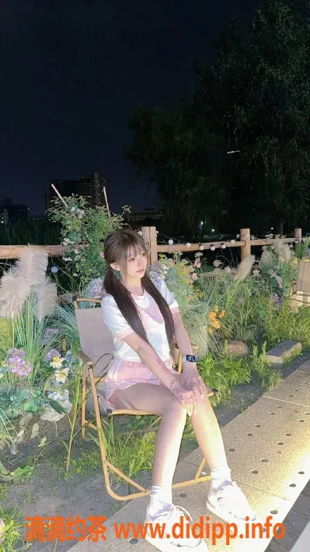 杭州楼凤-西湖嫩妹十七，1000/P舌吻服务等你来