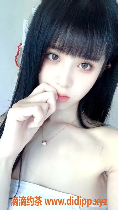 广州楼凤-天河御姐花青素，7P鸳鸯浴等你来体验！