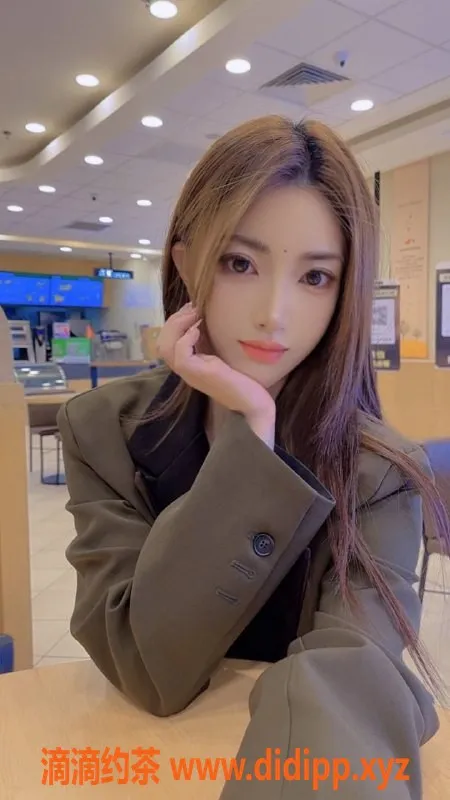 成都楼凤资源信息,武侯区小蜜蜂，175cm身材好，超值体验！