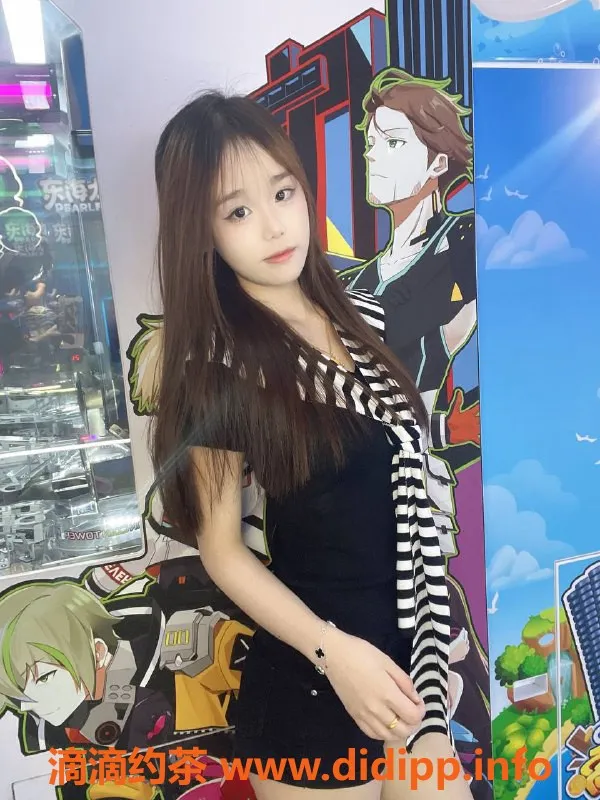 广州楼凤-荔湾嫩妹灵儿，双飞鸳鸯浴17PP上门服务