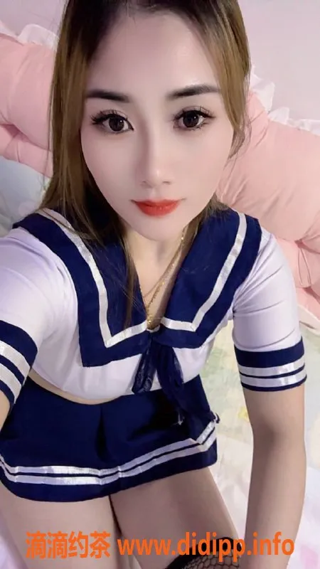 广州楼凤-白云琳琳少妇，4P服务，火热舌吻