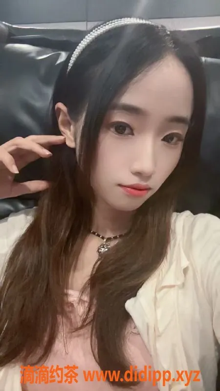 西安楼凤-高新区小迷糊，22岁，身高164，服务多样仅需6p