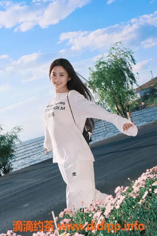 深圳楼凤-南山小景甜，真实自拍视频，热情服务等你来体验！