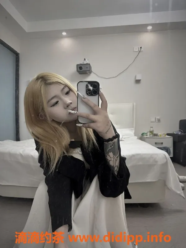 西安楼凤-未央区草莓，165cm G罩杯，18岁青春女孩