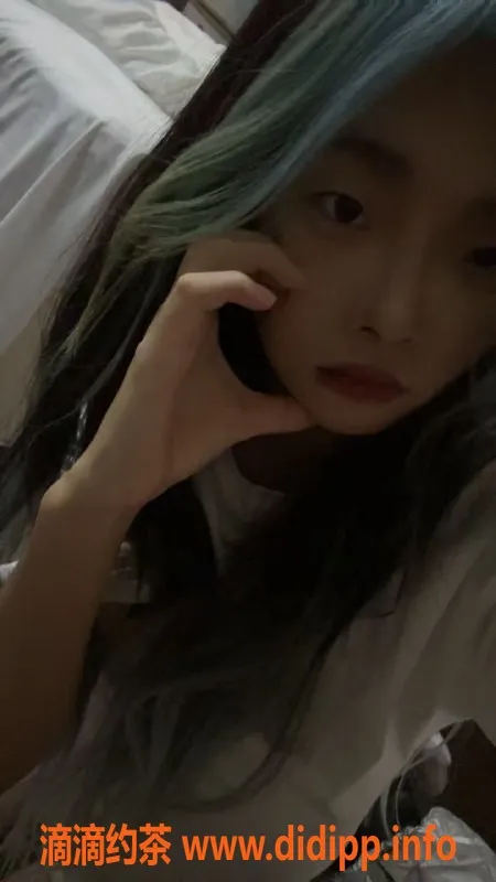 西安楼凤-未央猫幼，18岁B罩杯，75斤娇乖妹子