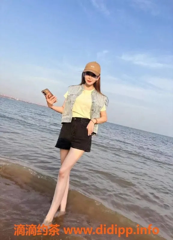 西安楼凤-雁塔区小艺25岁 166cm 36D莞式服务