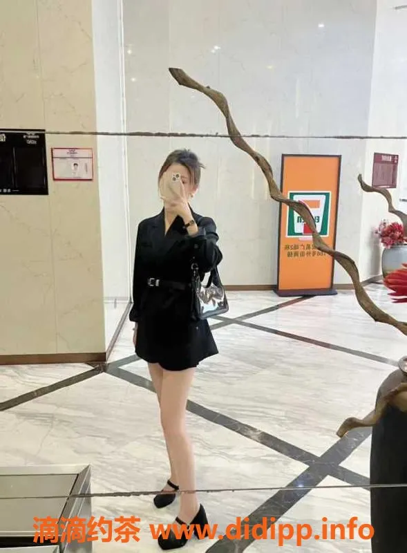 广州楼凤-广州白云 18岁 petite 35C，茶水500体验超值！