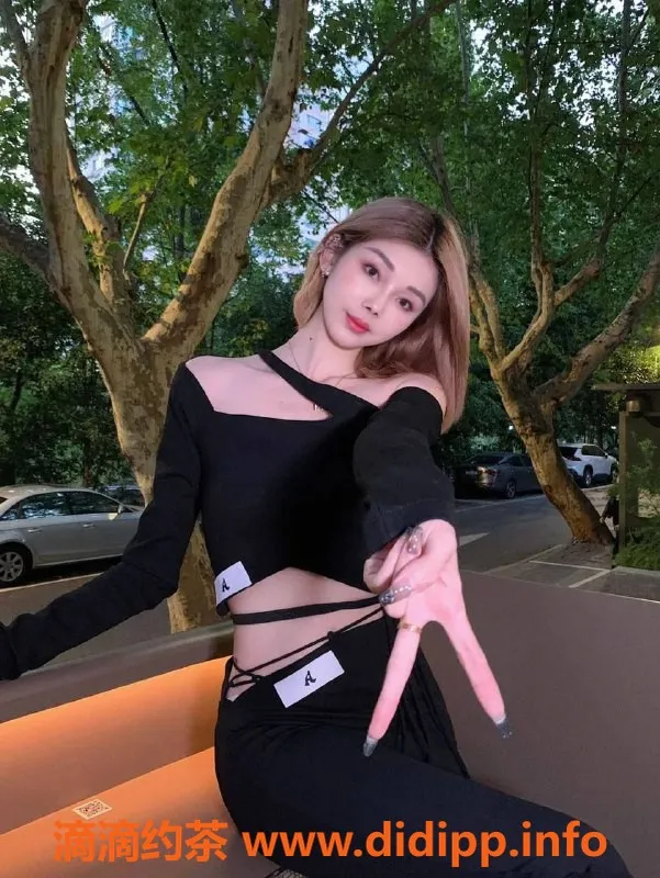 北京楼凤-望京小鱼，性感尤物，私聊了解更多服务！