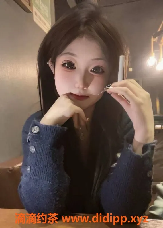 广州楼凤-天河嫩妹琪琪，700p含舌吻服务